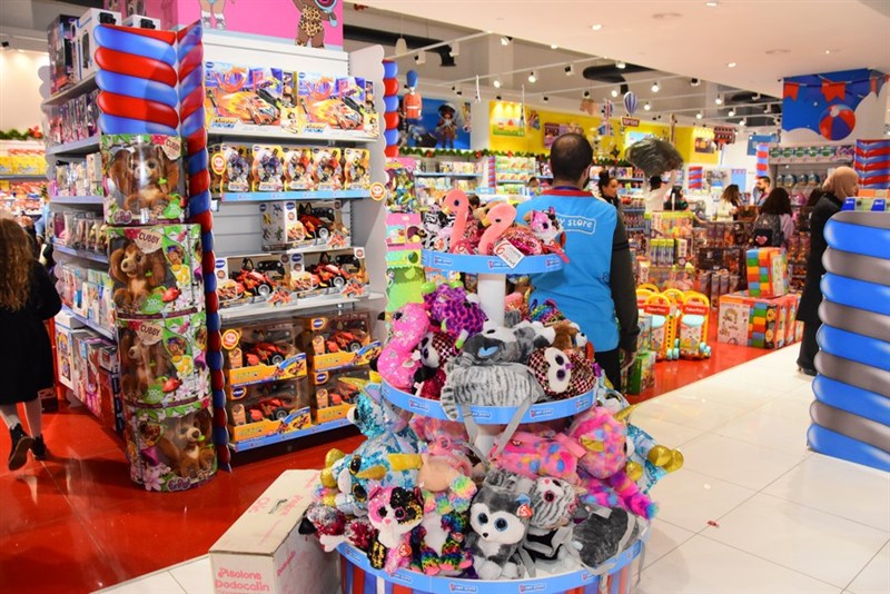 Biggest Christmas Reveal event at Toy Store-ABC Verdun